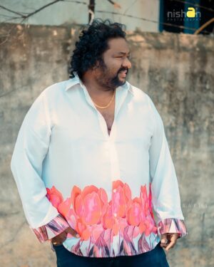 Srikanth Deva Instagram - 🕺🎶

📸Pc: @nishan_photograpy 
#cookwithcomali #cwc #cook #srikanthdeva #srikanthdevamusic #srikanthdevamusical #srikanthdevasongs #srikanthdevafans #srikanthdevahits