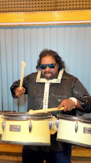 Srikanth Deva Instagram - 🤩Celebrating 35 years of Deva’s mesmerizing performances in Malaysia! 🇲🇾 👌an unforgettable night of 🎶music with Thenisai Thendral Deva Live💫
🙌🏻Grab your tickets now🎫 for an unforgettable evening! 🕺Aatam.
🎙️Paatam. Kondaatam ⚡️Thiruvizha🥳
#horizonconnects #lordofthegana #malaysia #kl #bukitjalilstadium #concert #livemusic #thenisaithendraldeva #deva  #srikanthdeva #srikanthdevamusic #srikanthdevamusical #srikanthdevasongs #srikanthdevafans #srikanthdevahits