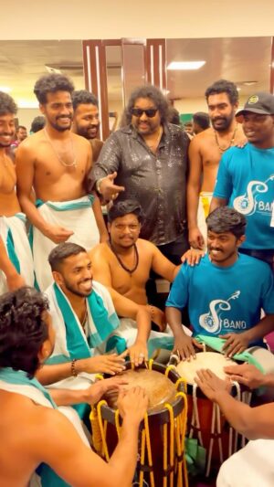 Srikanth Deva Instagram - 🤩That sounds amazing! 🎶Jamming with the Chenda Melam guys in Dubai 🤘
 #dubai #chendamelam #jamming #srikanthdeva #srikanthdevamusic #srikanthdevamusical #srikanthdevasongs #srikanthdevafans #srikanthdevahits