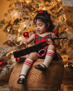 Srinish Aravind Instagram - We are all Like Snowflakes ❄️…
All Different in Our Own Ways… ❤️
☃️
🎄
Click @jiksonphotography @lightsoncreations