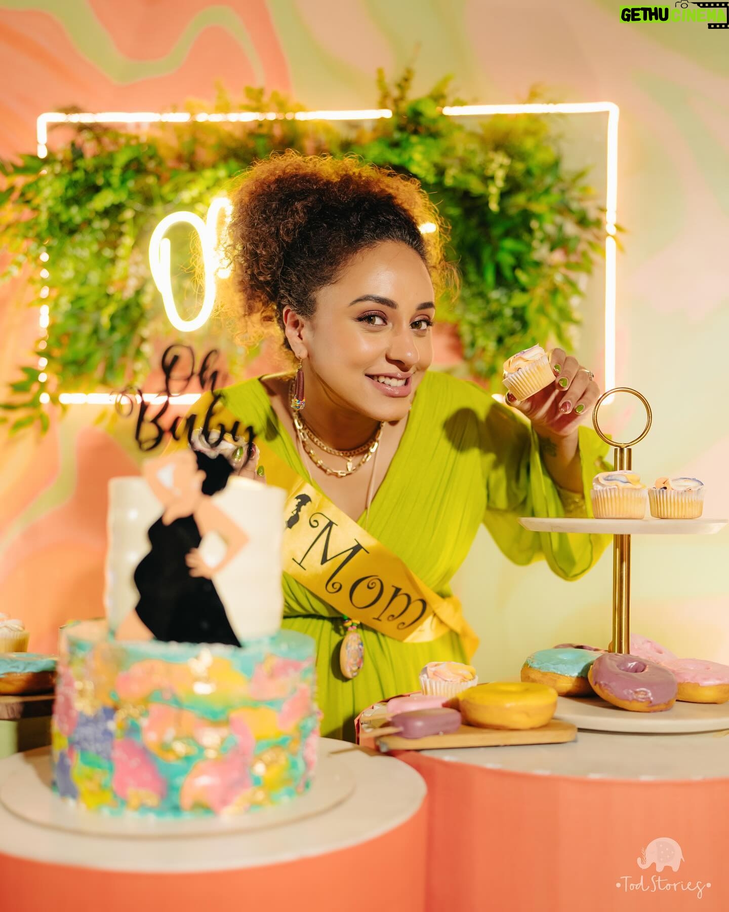 Srinish Aravind - 354.8K Likes - I would like to call this bundle of pics “Sugar Rush” 🤪
.
Click @todstories
Wearing @t.and.msignature
Srini @jishadshamsudeen
Event @_whitewindow__
Cake @whisk_n_frost