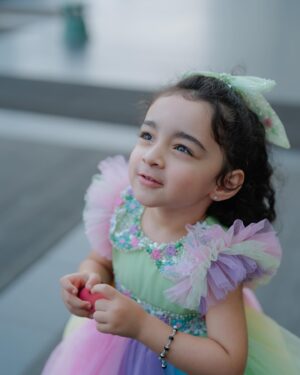 Srinish Aravind Instagram - Nila Turned 3 🥰 our little bundle of Joy celebrating her Birthday !
.
Click @sainu_whiteline @_whiteline_photography_
