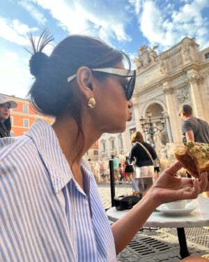 Sriti Jha Instagram - Breakfast with trevi :)