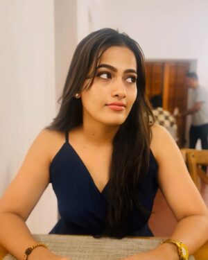 Sriya Surendran Instagram - The kind of love that’s like a fine wine; it gets better with every date.”
.
.
.
#viral #passionate #trending #love