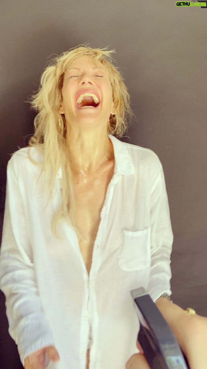 Stacy Haiduk - 1.7K Likes - Photo shoot that went a little crazy!!!🤪❤️Just keep laughing!😂L&Lxoxo🥰❤️
@sophia_tatum