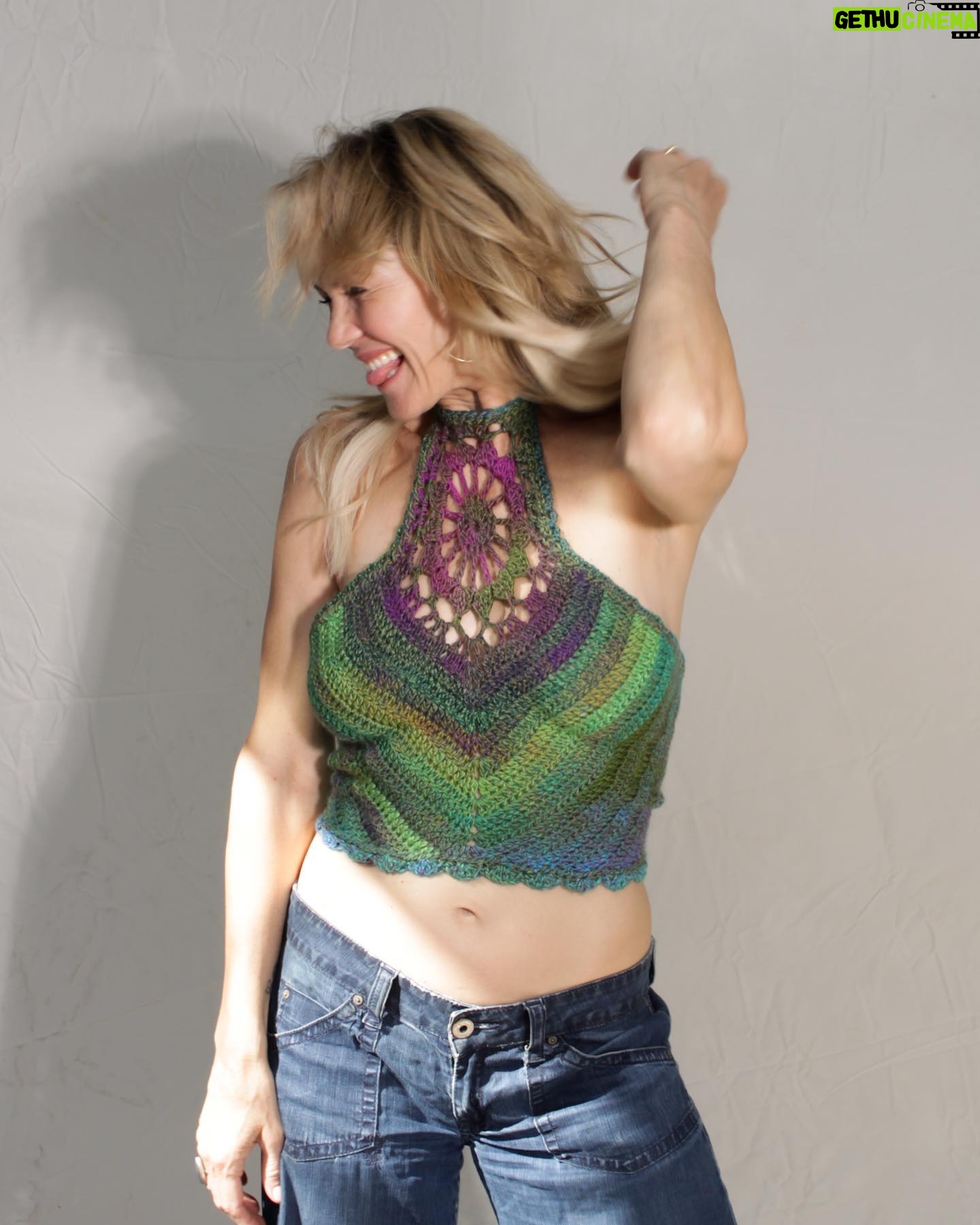 Stacy Haiduk - 1.8K Likes - Turn on, Tune in and drop out!
L&L xoxo
Photo by: @sophia_tatum