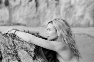 Stacy Haiduk Instagram - Own Your Power!👑 Have an amazing Friday! L&L xoxo❤️💋
Photo: by @sophia_tatum 

#ownyourpower #friday  #loveandlight #filmphotography