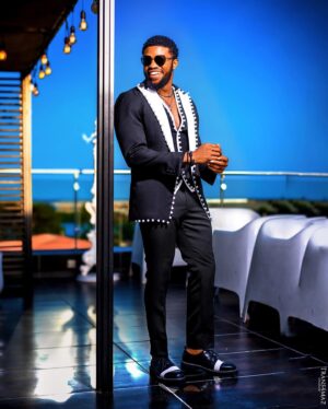 Stan Nze Instagram - ÁFÀMÉFÙNÀ for a reason 👑

Out for #AMVCA10 

Styled by @p.ariesofficial 
Photographed by @trans4mazfotography 

#MaziNze #BestActor #AfamefunaTheMovie #AMVCA2024