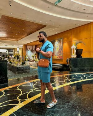 Stan Nze Instagram - ÁFÀMÉFÙNÀ 🤓 The joy in my heart ❤️ 

Some more sights and sounds from the streets of Kuala Lumpur 💐

Outfit by @amdiddyy 
Slippers by @bants_foots 

#Afamefuna #BestActor #Ngozichierika #Grace