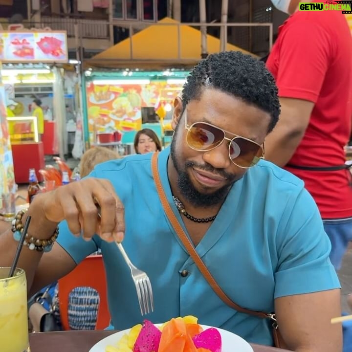 Stan Nze - 117.9K Likes - ÁFÀMÉFÙNÀ 🤓 The joy in my heart ❤️
Some more sights and sounds from the streets of Kuala Lumpur 💐
Outfit by @amdiddyy
Slippers by @bants_foots
#Afamefuna #BestActor #Ngozichierika #Grace