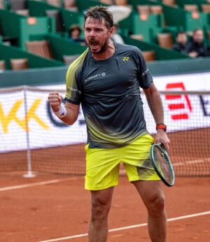 Stanislas Wawrinka Instagram - When you feel like quitting , think about why you started 🤔❤️🎾🫶🏻🙏🏻 #passion #loveofthegame #trusttheprocess #hardwork 
📸 @1oeilaverty
