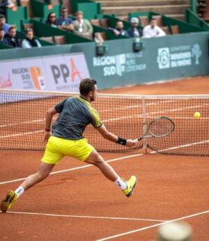 Stanislas Wawrinka Instagram - When you feel like quitting , think about why you started 🤔❤️🎾🫶🏻🙏🏻 #passion #loveofthegame #trusttheprocess #hardwork 
📸 @1oeilaverty