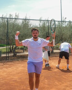 Stanislas Wawrinka Instagram - Just put the work in 😅🎾💪🏻🇲🇦🥵⌛️🏃🏻🧩💛🙏🏻
#hardwork #enjoy #trusttheprocess #keepushing