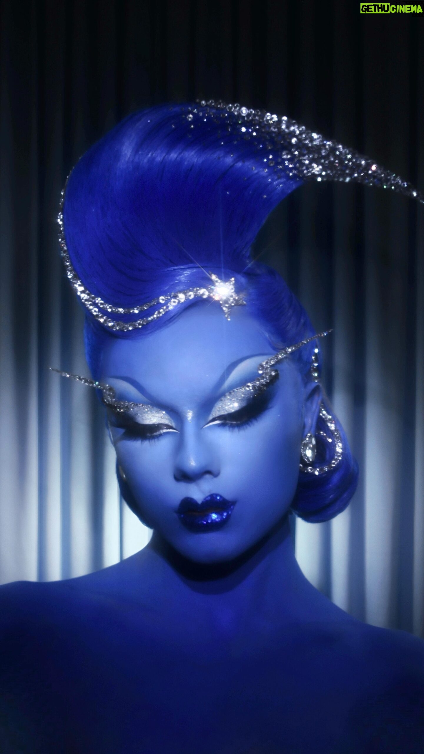 Starlet - 157K Likes - 💫💙
.
.
.
HAIR:
@parizhair
.
EYES:
@plouise_makeup_academy Base
@beautybaycom book of magic palette
@sugarpill Taco Bulletproof shadow
@kryolanofficial cream liner black
@litcosmetics x @ellis_atlantis glitter “Stardust”
@eldorafalseeyelashes Custom Lashes
@mesmereyezcontactlenses London Sky contacts
.
FACE:
@kryolanofficial supra colour
@hudabeauty Easy Bake Setting Powder Sugar Cookie
@fentybeauty Diamond Bomb All-Over Diamond Veil
.
LIPS:
@kryolanofficial glitter
.
.
#mugler#drag#dragperfection#dragraceuk#transformation#dragqueen#dragrace#fashion#makeup#beauty#thedragqueendom#dragbible#qwerkout#rupaulsdragraceuk#guymua#londondrag#qwerrrkout #draguk#worldofwonder#starlet