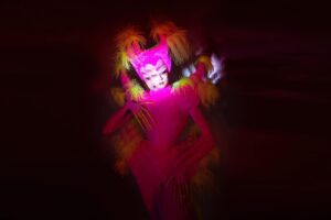 Starlet Instagram - 💔

The Neon Demon⚡️

Outfit: @joshuahansler with boa plumes and stoning by @itsstarlet 
Photo: @matty_parks 
Creative Direction: @itsstarlet 

With special thanks to @siblingstudios_ and @fensuss for assisting on set💕