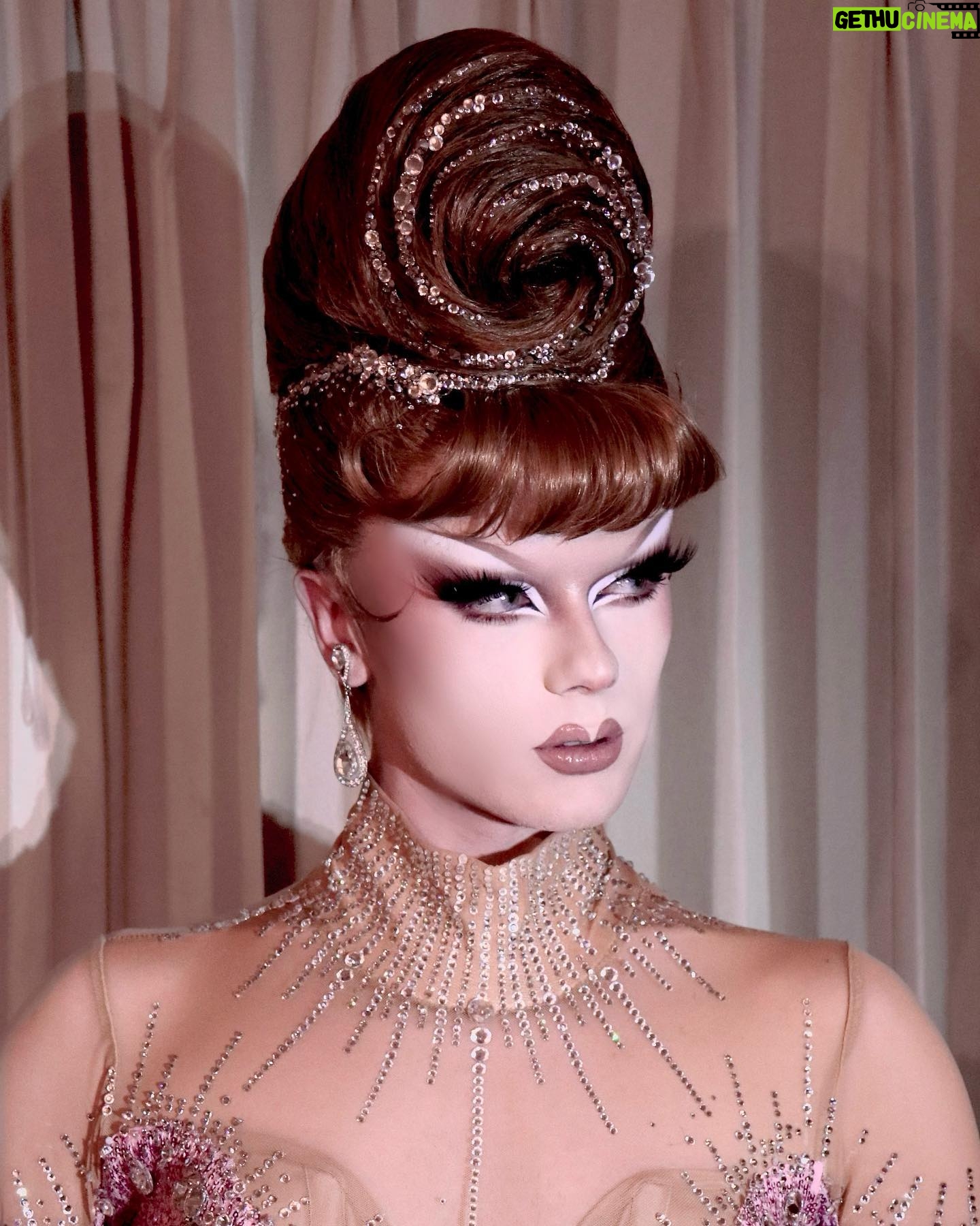Starlet - 44.9K Likes - Draglexa, play “Get Outta My Way” by Kylie Minogue 💫
Hair: @parizhair
Outfit: @banglondon
Photo: @fensuss
Waist: @misty_couture
💕💕💕