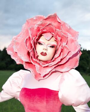 Starlet Instagram - Tickle me pink!!🌸🌺🌷

When I saw we had to do a pink themed runway I immediately knew it had to be florals! And I of course had to reference one of my favourite fairytales, Alice in Wonderland!💕

Outfit by @jan_eneskey 
Stoned by myself ✨
Inspired by (with permission) by artworks by @userlessarts 💕
Photography by @philstairs assisted by @robb.in