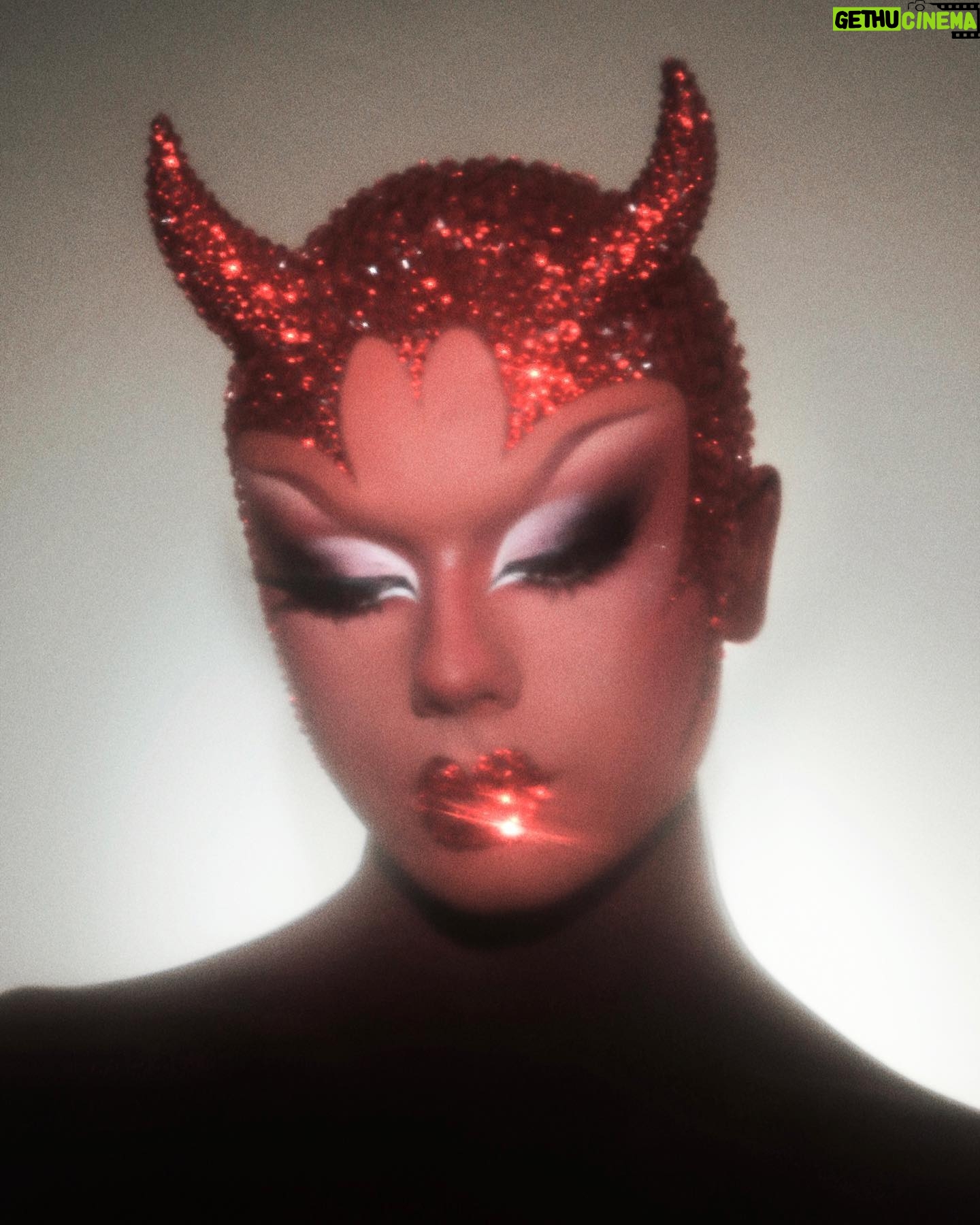 Starlet - 50.9K Likes - Scarlet Devil❤️🔥👹🩸
.
.
.
.
.
EYES:
@plouise1 Base
@beautybaycom brights 2.0 palette
@blendbunnycosmetics Blends Palette
@sugarpill Taco Bulletproof shadow
@suvabeauty Hydro Liner Black
@eldorafalseeyelashes Custom Lashes
.
FACE:
@kryolanofficial Glatzan Bald Cap
@kryolanofficial Supra Colour
@illamasqua Skin Base Foundation 01
@fentybeauty Diamond Bomb All-Over Diamond Veil
.
LIPS:
@mehronmakeup Paradise Paint
.
.
#mugler#drag#dragperfection#dragraceuk#transformation#dragqueen#dragrace#fashion#makeup#beauty#thedragqueendom#dragbible#qwerkout#rupaulsdragraceuk#guymua#londondrag#qwerrrkout #draguk#worldofwonder#starlet