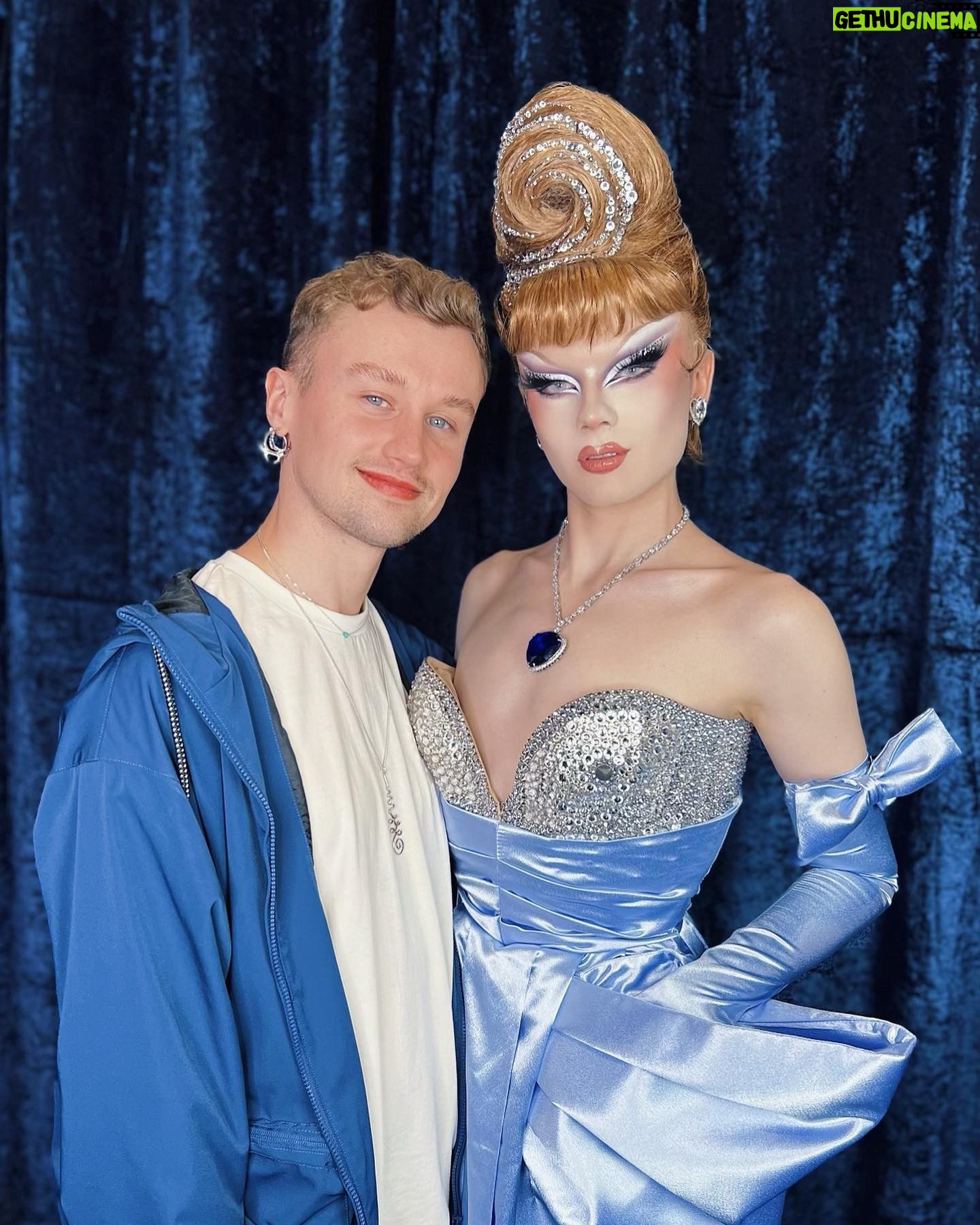 Starlet - 31.4K Likes - Dragcon⭐️💙
It was an absolute dream meeting you all, I can’t wait for the next one🌹
A huge thank you to my wonderful team at my booth. I couldn’t have done it without you 💕
@matty_parks
@luketomsun
@mocha.dragqueen
@fensuss
@arianacherryy