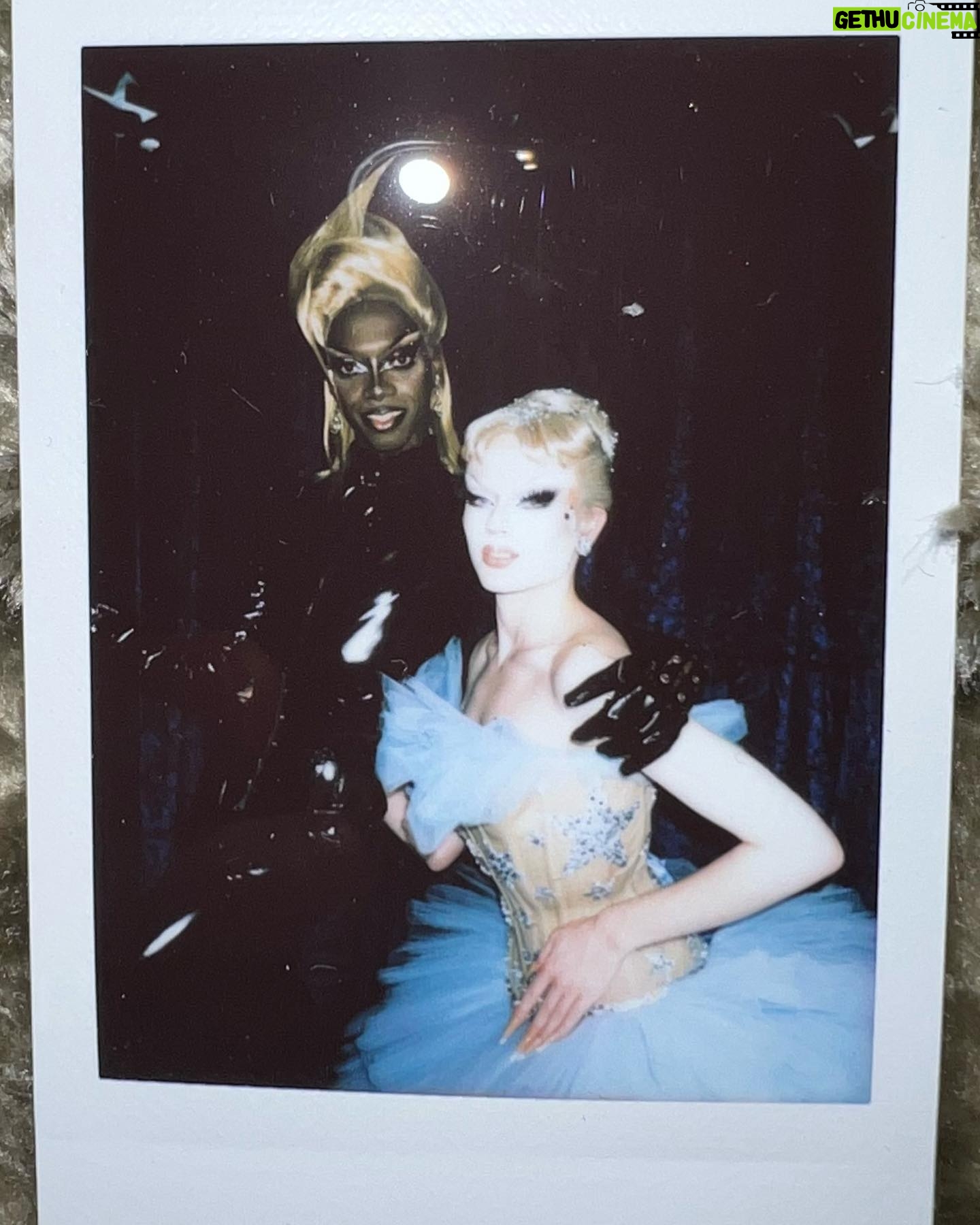Starlet - 31.4K Likes - Dragcon⭐️💙
It was an absolute dream meeting you all, I can’t wait for the next one🌹
A huge thank you to my wonderful team at my booth. I couldn’t have done it without you 💕
@matty_parks
@luketomsun
@mocha.dragqueen
@fensuss
@arianacherryy