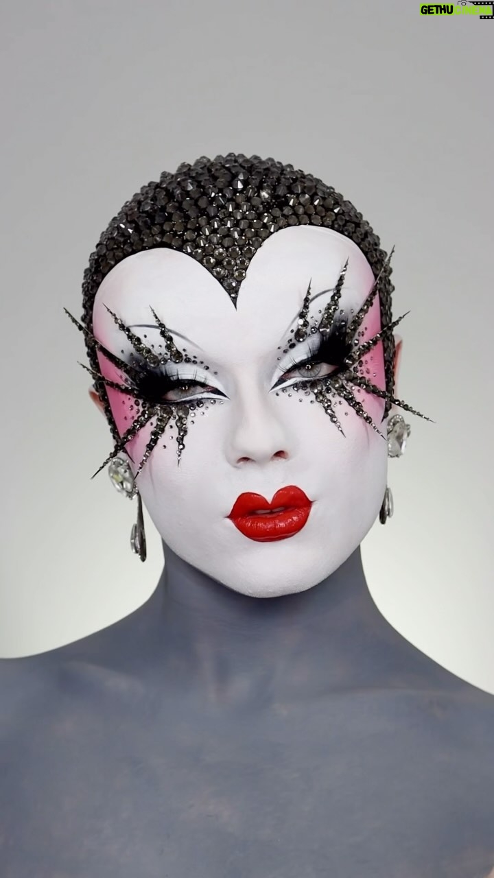 Starlet - 49.1K Likes - Erté cartoon doll💋
.
.
.
.
.
EYES:
@plouise1 Base
@blendbunnycosmetics Sugar and Grunge palette
@sugarpill Taco Bulletproof shadow
@kryolanofficial cream liner
@eldorafalseeyelashes Custom Lashes
.
FACE:
@kryolanofficial TV Paint stick 070
@illamasqua Skin Base Foundation 01
@hudabeauty Easy Bake setting powder
.
LIPS:
@nyxcosmetics_uk Shine Loud Liquid Lipstick Rebel Red
.
BODY:
@mehronmakeup Paradise Paints
.
HAIR:
@kryolanofficial Glatzan Bald Cap
.
.
.
#mugler#drag#dragperfection#dragraceuk#transformation#dragqueen#dragrace#fashion#makeup#beauty#thedragqueendom#dragbible#qwerkout#rupaulsdragraceuk#guymua#londondrag#qwerrrkout #draguk#worldofwonder#starlet