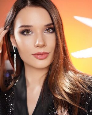 Starling ASMR Instagram - Badon says hi 😃 join premiere gang today for a very special haircut video (you will understand why 😌 I don’t think it was ever done by anyone) #asmr #asmrcommunity