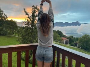 Starling ASMR Instagram - Cozy vibes your way💜 
#asmr #mountains #love #nature #natureaddict #natureaddictsun #sunset #sunsetlover