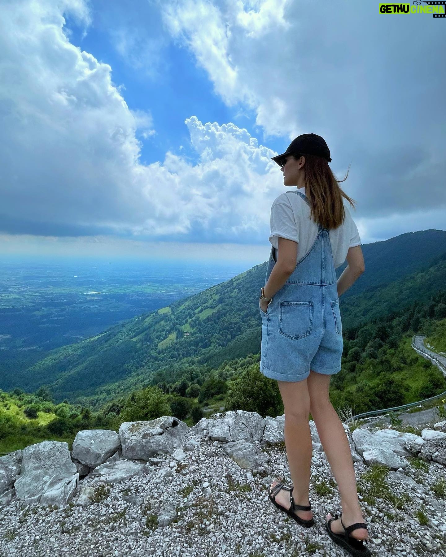 Starling ASMR - 1.2K Likes - a Truly magical viewš„ŗ
āØ
āØ
āØ
#asmr #nature #view #amazingview #panoramic #panoramicview #mountains #italy #dolomites