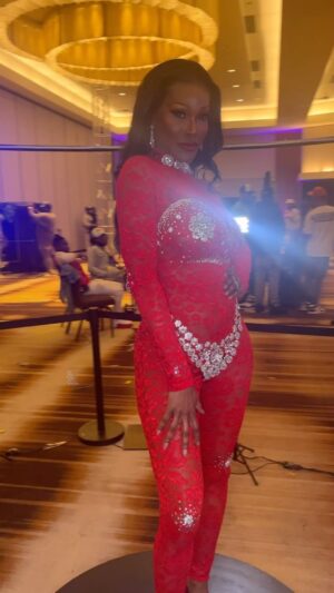 Stasha Sanchez Instagram - Thank you South East Awards Ball 
Thank you @thehouseofgarcons  for showing up for me in so many ways The Queen ❤️ you for life , roses are red
RoyalQueen👑
ICON
Hall Of Fame  #2 
CoachGirl 
Legendary2
