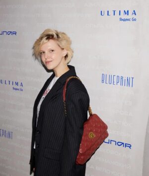 Stasya Tolstaya Instagram - вечер в честь экспертного совета The Blueprint 100 💔

#theblueprint100
@theblueprint.ru 
@somamoscow 

партнёры мероприятия 
@ultima.yandex 
@huttondevelopment 
@luding.ru
