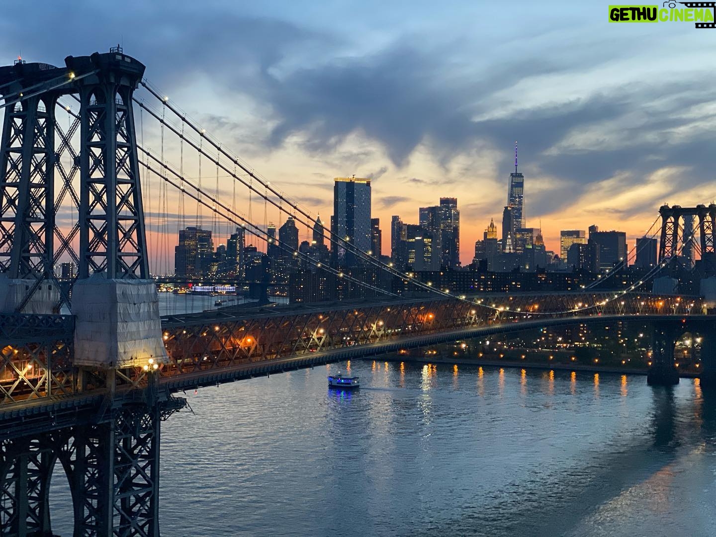 Stef Dawson - 459 Likes - Will never take this view for granted 🤍✨#NYC