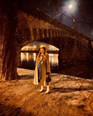 Stef Dawson Instagram - ŠÁRKA 🎥 #bts last scene we could shoot on the verge of total lockdown, Prague. Photo by my talented co star @stanislavcallas #sarkafilm @sarkafilm