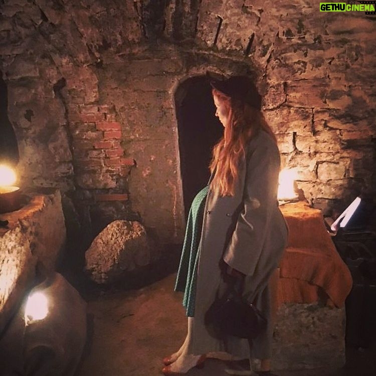 Stef Dawson - 553 Likes - ŠÁRKA 🎬 @sarkafilm Directed by @proxyone & @dcpolycn & produced by @devindigonno and Steve&Martin. So grateful to you all for trusting me to bring šárka to life. I’m in love with this team and this role.. this is just the beginning, so much more to come. Now to quarantine and wait this out but Prague, you have my heart and I’ll be back.. @devindigonno @proxyone @stanislavcallas @thememphisjoe @romandvorak @sacha.kovacevic @marketafajglinkamuah @radlovacki #Sarkafilm #femalefilmmakers #czechrepublic #prague1948