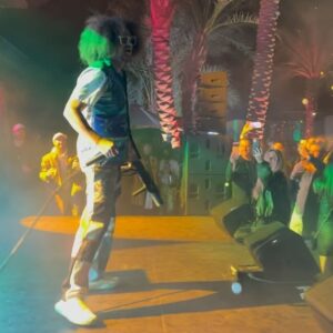 Stefan Gordy Instagram - Shoutout to my guy @redfoo for welcoming me to join his family at week one of Indian Wells 🌴🎾 Foo is one of the kindest and hard working dudes I’ve ever met, always giving great advice and motivating those around him. I appreciate you and your friendship mate 💯😊

🏷️ 
#tennis #tennislife #tenniscoach #redfoo #indianwells #tennisparadise #tennisplayer #lmfao #partyrockers