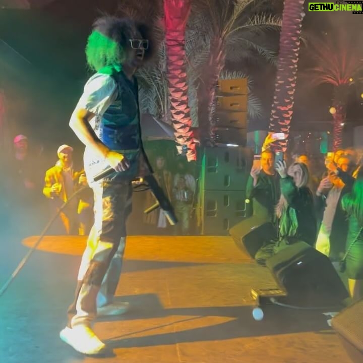 Stefan Gordy - 1.4K Likes - Shoutout to my guy @redfoo for welcoming me to join his family at week one of Indian Wells 🌴🎾 Foo is one of the kindest and hard working dudes I’ve ever met, always giving great advice and motivating those around him. I appreciate you and your friendship mate 💯😊
🏷️
#tennis #tennislife #tenniscoach #redfoo #indianwells #tennisparadise #tennisplayer #lmfao #partyrockers