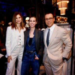 Stefano Accorsi Instagram - È sempre bello passare un po’ di tempo insieme! 
E poi che onore avere uno stylist d’eccezione 😎(ultima foto!) 

@brunellocucinelli 
@carolinacucinelli 
@camillacucinelli 
@alessio__piastrelli