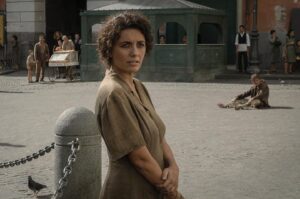 Stefano Accorsi Instagram - Rinunciare a tutto, persino all’amore di una madre, per scoprire il proprio destino. Dal bestseller di Viola Ardone, il film Il treno dei bambini con Barbara Ronchi, Serena Rossi, Stefano Accorsi e regia di Cristina Comencini, è in arrivo prossimamente su Netflix.

📸 @annacamerlingofoto
