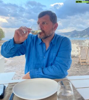 Steffen Baumgart Instagram - 🍷🐙🇬🇷🍝🍴🏊‍♂️🇩🇪🎶👴🏼🇬🇧