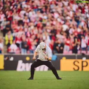 Steffen Baumgart Instagram - SIEG !!! @fckoeln ⚪️🔴