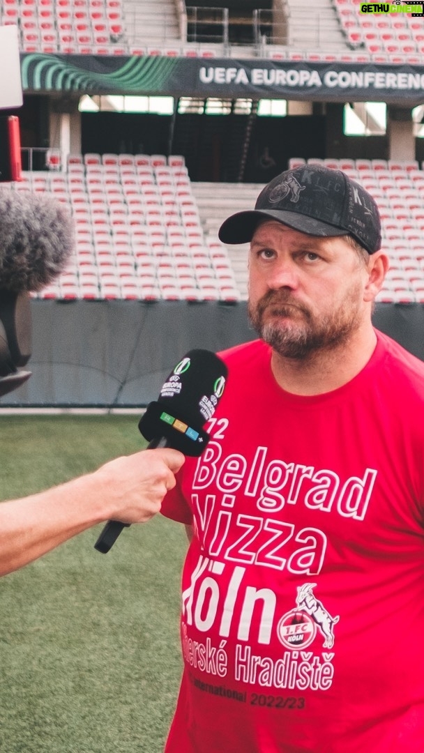 Steffen Baumgart - 32.4K Likes - Wie laut kann man schreien?
Steffen Baumgart: „Ja“
Wir sind gespannt, ob die Tribüne nach heute Abend noch steht 😂
___
#effzeh #ReturnOfTheGoat #GOATdAzur