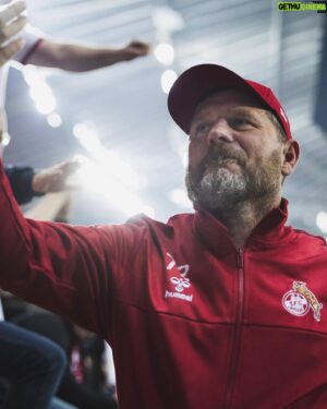 Steffen Baumgart Instagram - Unser Coach 🔒✨
___
#effzeh #Baumgart #Verlängerung #BaumgartVerlängerung