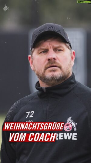 Steffen Baumgart Instagram - ✨ Der Coach wünscht euch und euren Familien stellvertretend für den gesamten #effzeh fröhliche Weihnachten und besinnliche Festtage. ✨ 

Bleibt gesund, FC-Fans! ❤️🤍