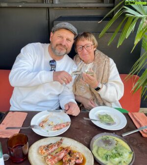 Steffen Baumgart Instagram - 🍷🐙🇬🇷🍝🍴🏊‍♂️🇩🇪🎶👴🏼🇬🇧