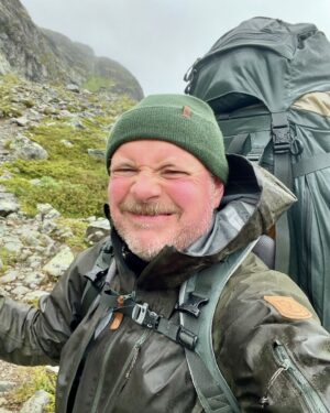 Steinar Sagen Instagram - Jotunheimen er helt ålreit om sommern, altså. 

@naturkompaniet.no 
@reviroslo 
@gjendesheim 
#jotunheimen