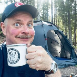Steinar Sagen Instagram - God tur! Veldig god tur! Nå er det bare å komme seg tilbake til byen å få opp blodtrykket igjen… 

@helleknives 
@nortent_of_norway 
@reviroslo 
@naturkompaniet.no 
@radium_instruments_norge