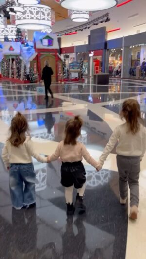 Stella Acquisto Instagram - Layla, Gigi and their cousin Giada were invited to Vaughan Mills for the unveiling of Santa’s Tiny Big Town.  They had a chance to take pics with good ol’ St.Nick, get a magic key and share their wish list.
For every photo package purchased at Santa’s Big Tiny Town, 100% of the proceeds are going to @sickkidsvs hospital. Santa’s Tiny Big Town will go on to Dec 24th.  @vaughan_mills #santastinybigtown @theggmediagroup