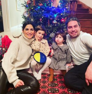 Stella Acquisto Instagram - Merry Christmas from our family to yours 🎄 xo
#christmas
