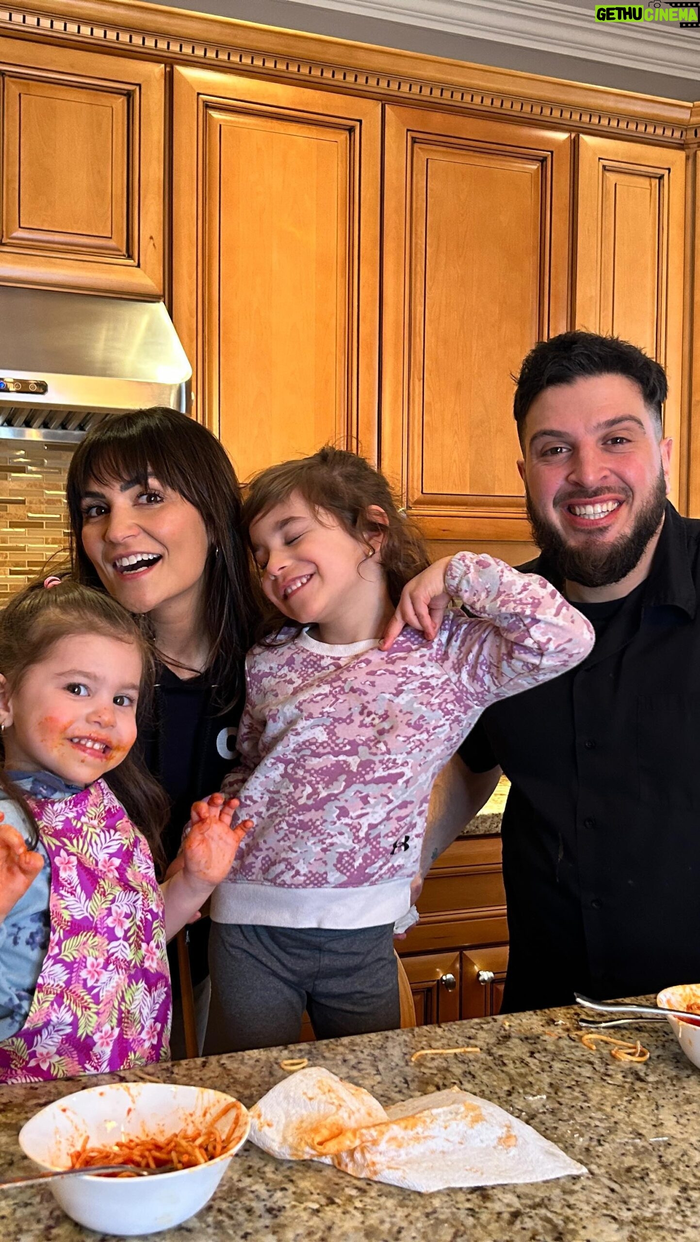 Stella Acquisto - 573 Likes - Let’s make pasta 🍝 with some tasty @sultavolo_ 🧀 stracciatella. Thanks to Matt for this wonderful #cookingwithlaylaandgigi collab. Years ago we made cheese which I’ll post sometime week and this week we make pasta with Matt’s amazing cheese.
Shout out to @house_of_exte for the incredible olive oil and @mutti_canada which saved us when the girls decided to eat all of our cherry tomatoes 🍅. (Not paid just showing love)💕
#cheese #cooking #cookingwithlayla #cookingwithlaylarose #recipe #pasta #stracciatella #yummy #kidscooking