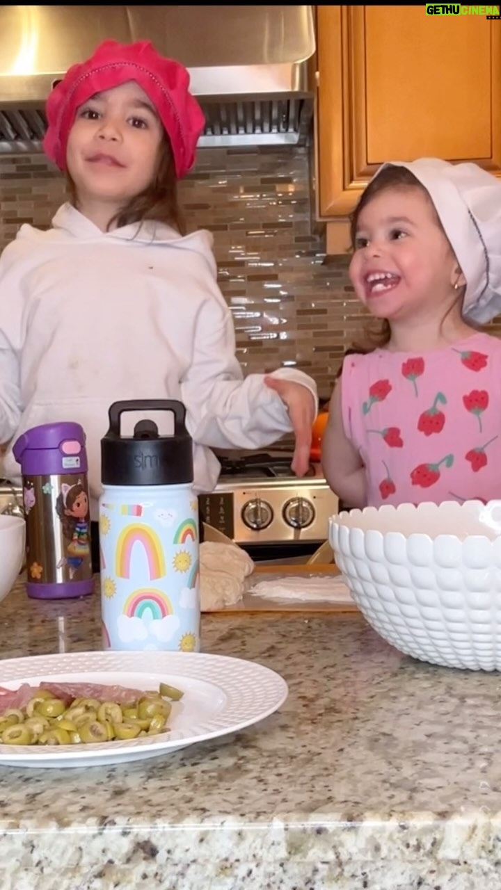 Stella Acquisto - 472 Likes - We’re back with a new episode of #cookingwithlaylaandgigi and this time we’re making panzos. Layla kept coming in and out of this segment.
#recipe #panzorotti #yummy #food #cooking #cookingwithkids #recipe #cookingwithlayla #cookingwithlaylarose #gigilove #recipe #recipeoftheday