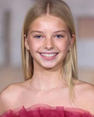 Stella Grace Fitzgerald Instagram - Oldies but goodies and too cute of Stella to not post on the grid 🙂

#rebelmoon #rebelmoonachildoffire #thescargiver #zacksnyder #netflix #princessissa #redcarpet #moviepremiere #chinesetheatre #younghollywood #actor #drama #scifi #scififantasy #spaceopera #gettyimages #losangeles #la #hollywood #hollywooddreams #teenactress #stewcrew #stewarttalent #hollywood